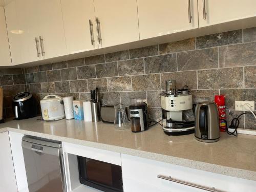 Facilities, Home in Laverton 19 Minutes to Melbourne CBD in Point Cook