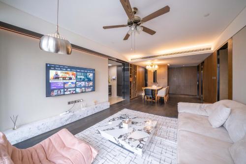 ZHome-Luxury Three-bedroom Suite-Near the Bund, Shanghai (foto 6)