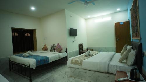 2 king beds