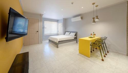 room detail thumbnail 0