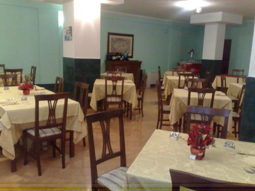 餐廳, Hotel Ristorante Pizzeria Umbria in 瓦洛迪內拉