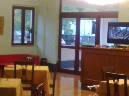 餐廳, Hotel Ristorante Pizzeria Umbria in 瓦洛迪內拉