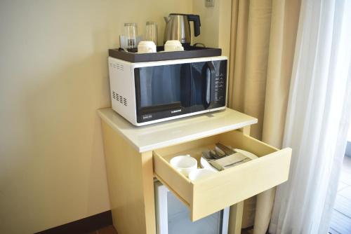 Private Twin Room w/ Essentials | Boracay Newcoast Beach image 2