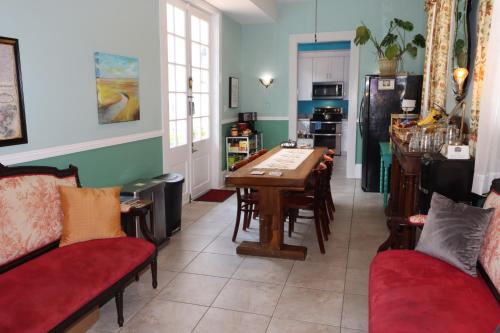 Standard Double Room image 10