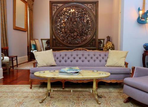 Deluxe King Room image 3