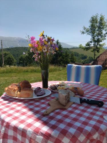 Čemerno Mountain House (Cemerno Mountain House) in Gacko