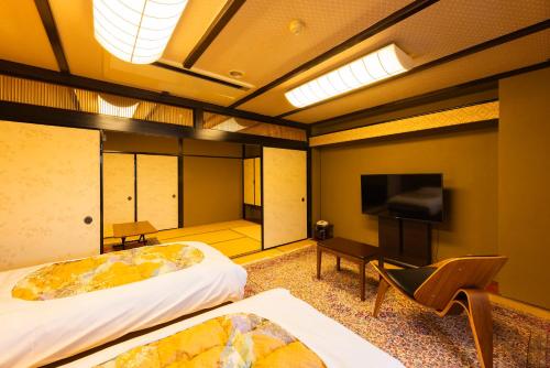 room detail thumbnail 2