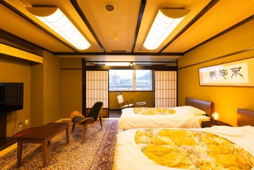 武雄温泉・大正浪漫の宿 京都屋Superior Japanese-Style (10 + 8 Tatami) Twin Bed Room with Bathroom - MAX 2 people