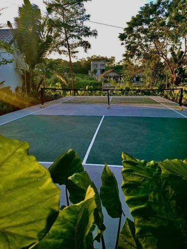 Lakeside View Villa Chuong My Ha Noi - 테니스 코트