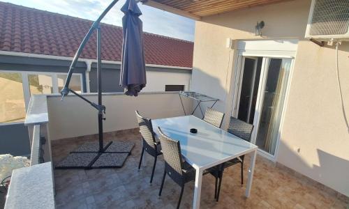 Apartment with Sea View image 9