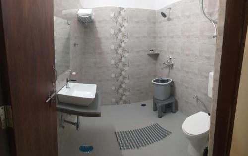 Budget Triple Room image 5