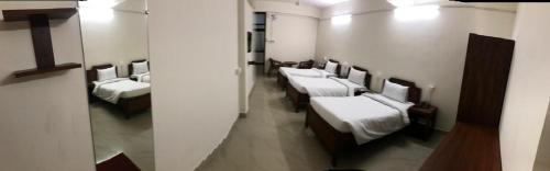 HOTEL DWARKA KUNJ in กีศรปุระ