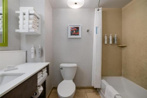 Hampton Inn Las Vegas/North Speedway - image 13