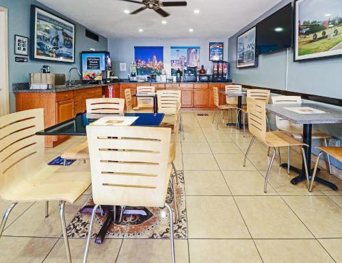 Rodeway Inn Lackland AFB/Sea World - image 14