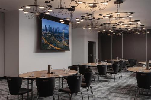 ห้องประชุม / บอลรูม, Thompson Houston, by Hyatt near พิพิธภัณฑ์รถศิลปะ