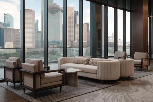 ล็อบบี้, Thompson Houston, by Hyatt near พิพิธภัณฑ์รถศิลปะ