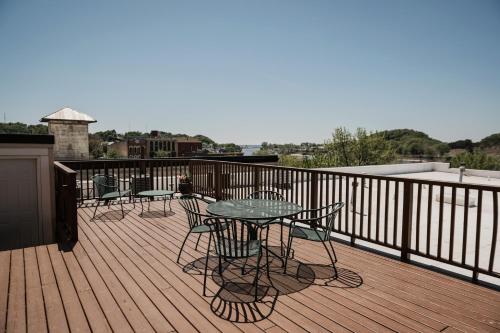 Downtown and Waterfront 2BDR Condo in Grand Haven 110 in Grand Haven, USA