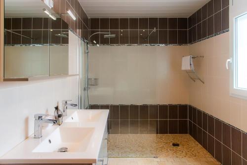 WELCS CASA 111 EMP con piscina privada y parking - image 5