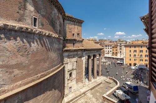 iFlat Pantheon at your feet, Rome