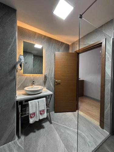 Center Hill Suites - image 7