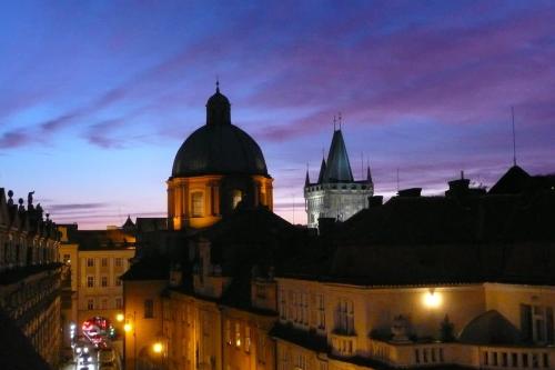 Charles Bridge Apartment - image 9
