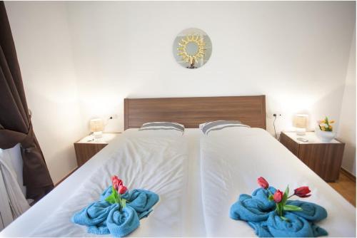 Charles Bridge Apartment - image 10