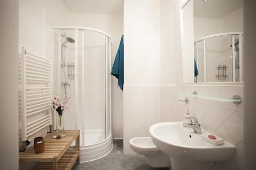 Charles Bridge Apartment - image 3