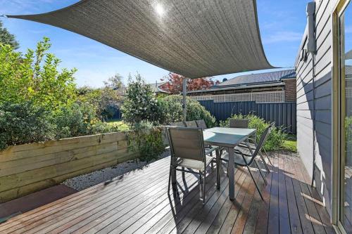 Cottage on Lords in Orange