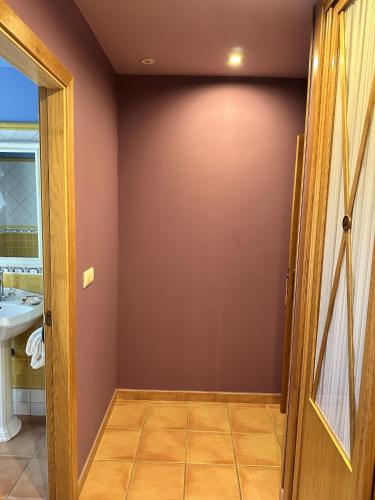 Double Room image 4