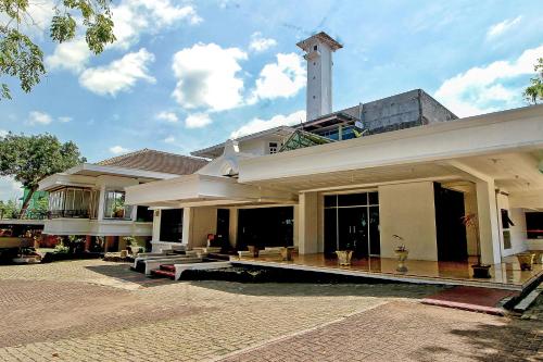 Vista exterior, Hotel Rio Asri Reborn in Teluk Segara