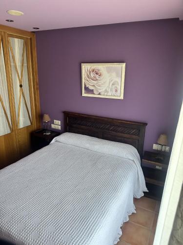 Small Double Room image 4