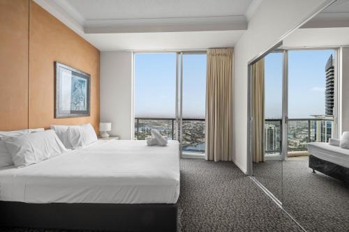 Three-Bedroom Apartment with Ocean View image 8