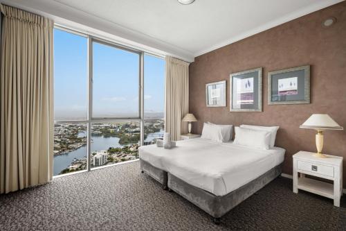 Three-Bedroom Apartment with Ocean View image 10