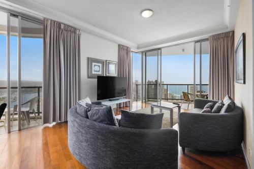 Three-Bedroom Apartment with Ocean View image 4