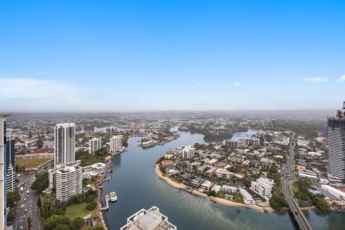 Three-Bedroom Apartment with Ocean View image 1