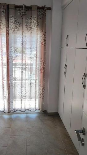 One-Bedroom Apartment image 9