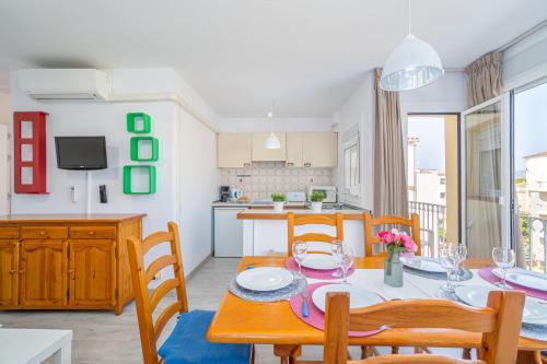 Two-Bedroom Apartment image 6