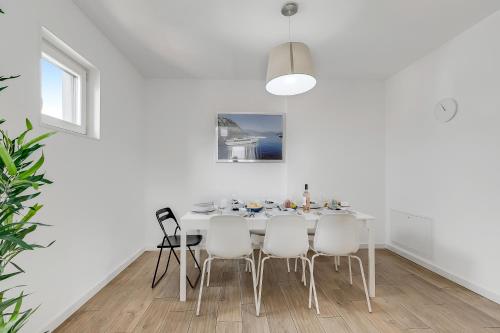 Modern apartment in Lugano - image 6