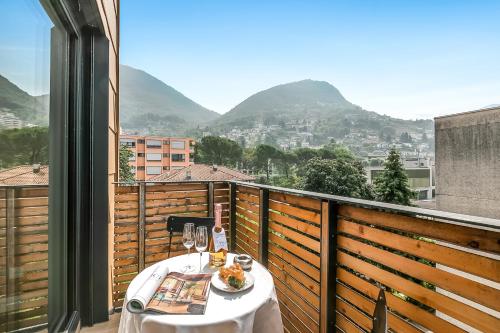 Modern apartment in Lugano - image 11