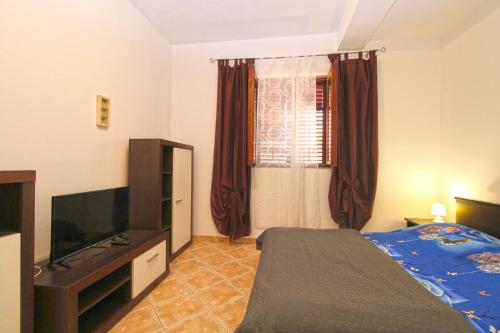 Apartment image 3