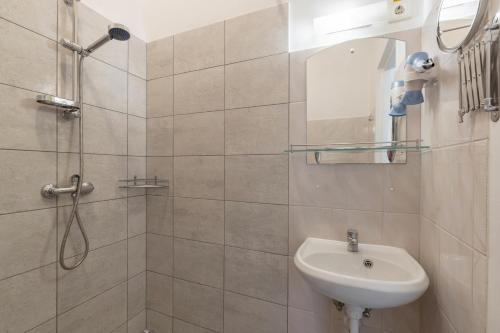 Single Room room in Apart Hotel Tomo FREE PARKING