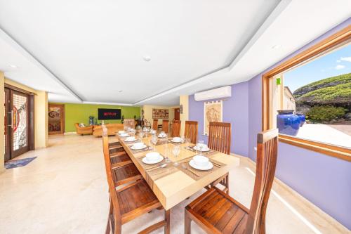Luxury 6BR Nature's dream Villa by Bocobay in ซานตา ครูซ