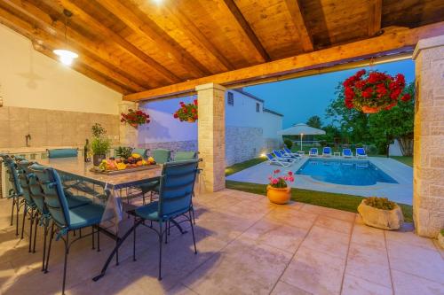 Villa Mišan by Istrialux (Villa Misan by Istrialux) in Bokordici