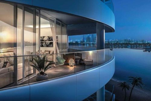 Dejaview Stays Luxury Apartment with Private Terrace, Burj & Sea View, Dubaj