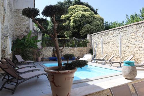 LA MAISON DE LIVIA, Gîte, chambres et table d'hôtes, entre Uzès et Nîmes - Sauzet