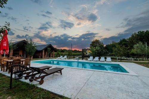 Etno Camp Lucić, Odžak