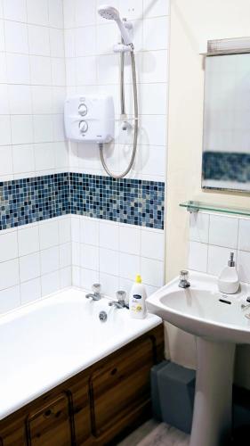 Baño, Apartment Wexford Crescent Mall in Wexford