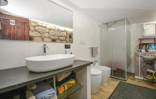 Vannas istaba, Stunning Home In Monterosso Almo in Monterosso Almo