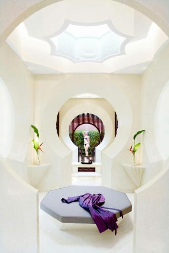 Royal Beach Villa image 4
