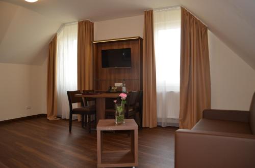 Hotel Isenbütteler Hof - image 2